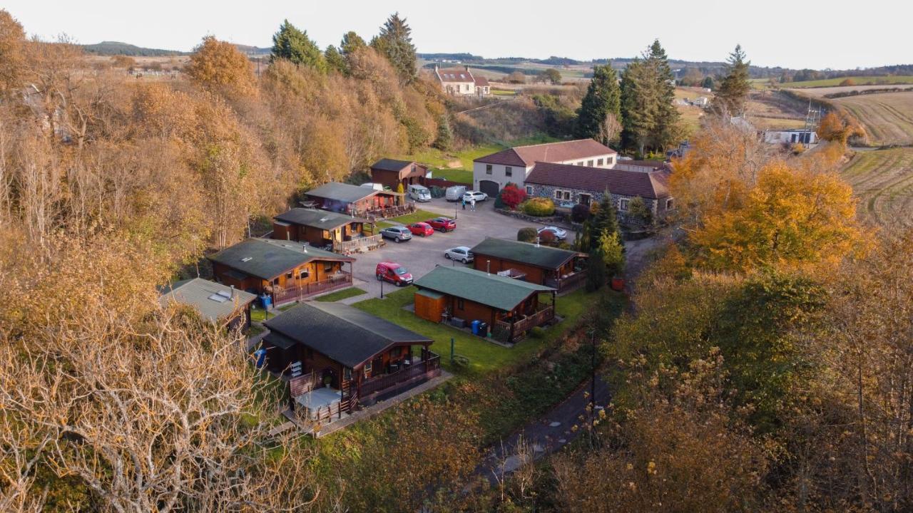 The Steadings Log Cabins Kettlebridge Exterior photo