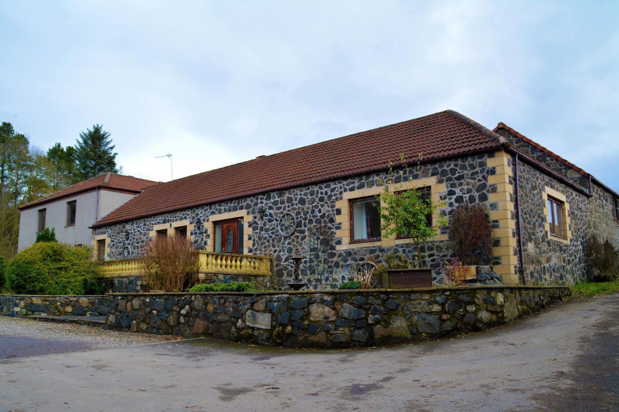 The Steadings Log Cabins Kettlebridge Exterior photo